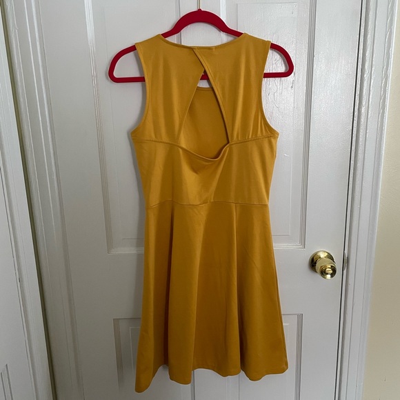 Medium Yellow Sleeveless Dress h&m - Picture 5 of 6
